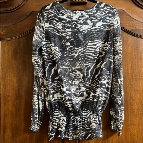 Cache’ Top - Picture 6 of 7